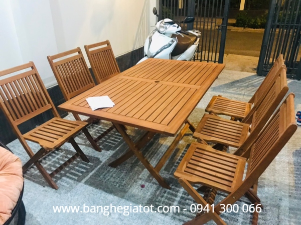 Bàn ghế để ngoài trời