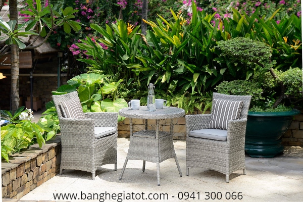 Bàn ghế nhựa mây