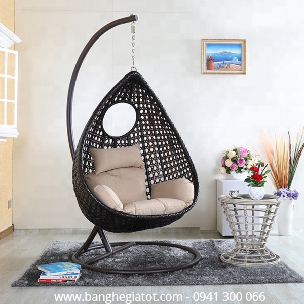 Xích đu nhựa mây