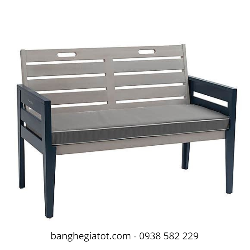 ghế gỗ dài sân vườn
