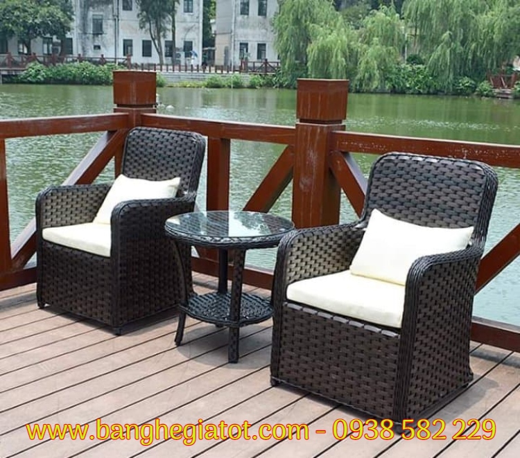 sofa mây nhựa cho quán cafe