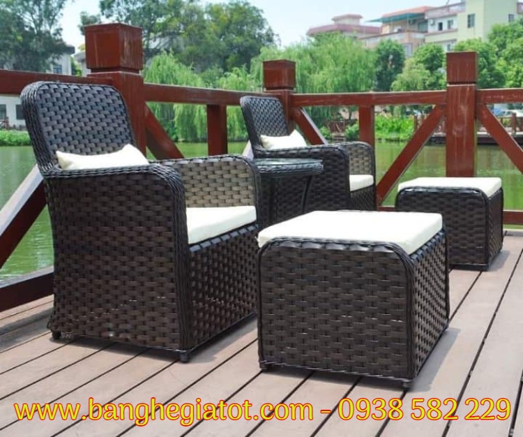 sofa mây nhựa ngoài trời
